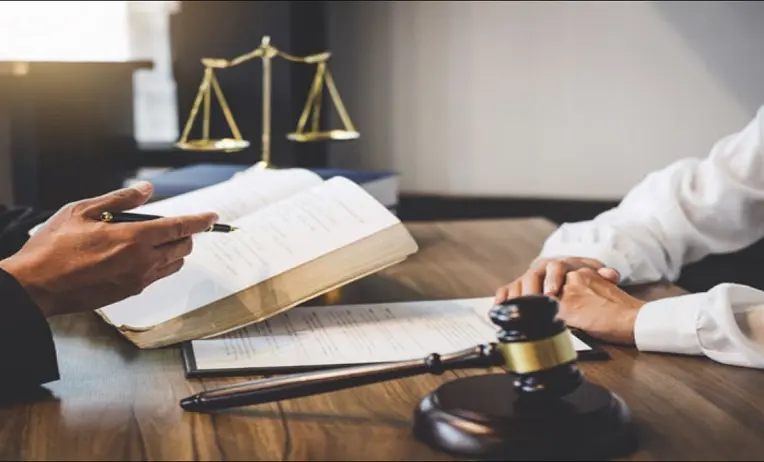 لماذا أصبحت شركات المحاماة السعودية تحظى باهتمام إقليمي متزايد؟